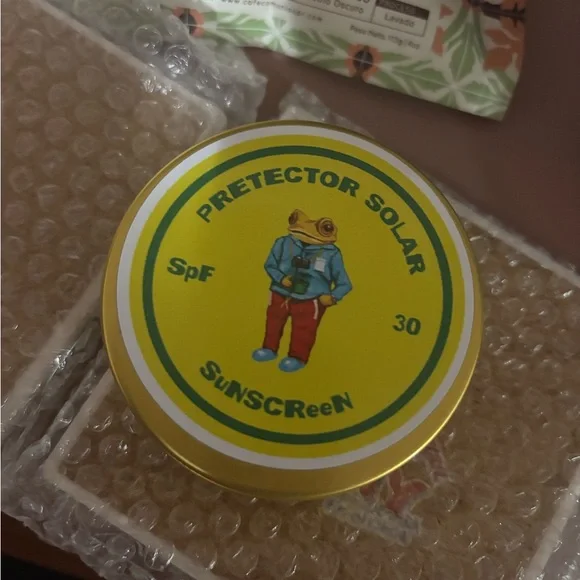 Bad Bunny Residency DTMF VIP Set - Picture 4 of 13